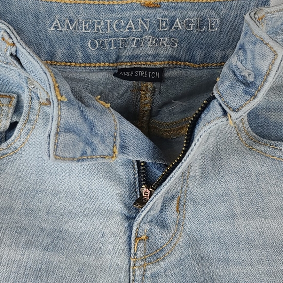 Light Wash Super Stretch Cuffed Jean Shorts NWOT - Picture 4 of 7